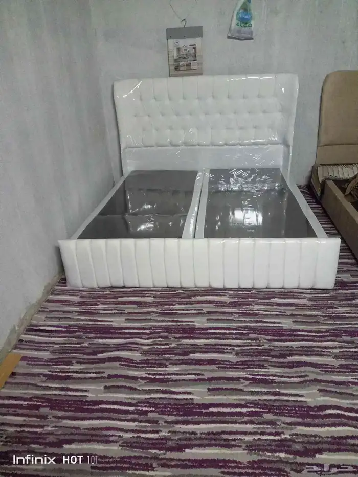 كنبات وستائر وبكسات نوم. المظيلف 0