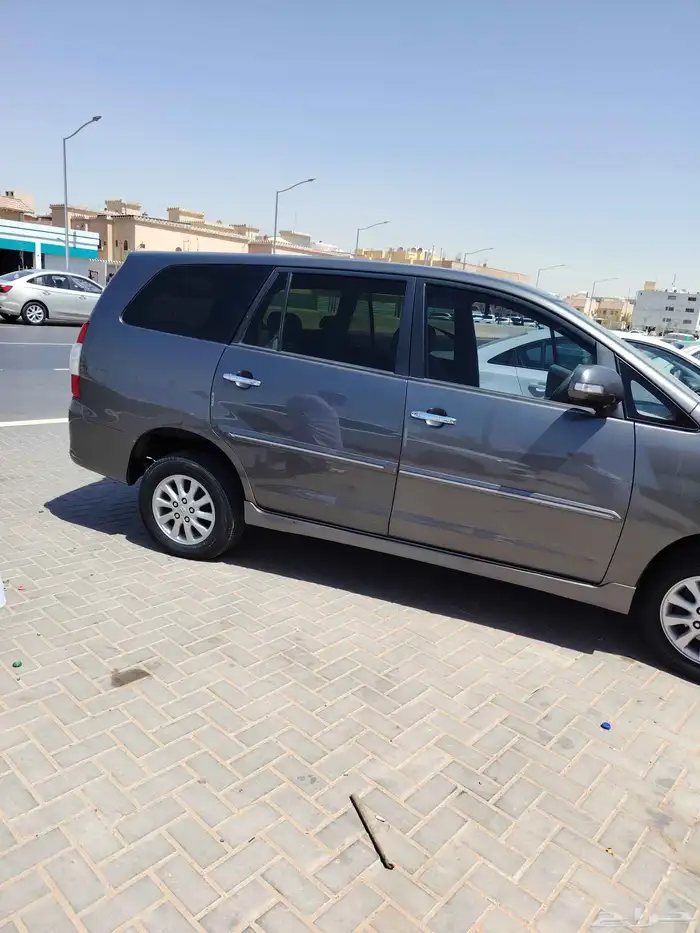 تويوتا إنوفا 2014 بحالة ممتازة 0