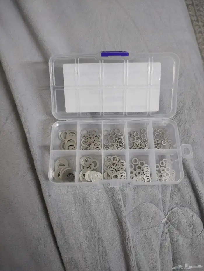 للبيع وردات لبعض الاكترونيات والمسامير 3