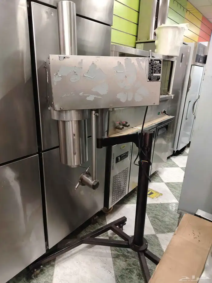 مكينه بلح الشام مستعمل نظيف مع قاعده حماله 1