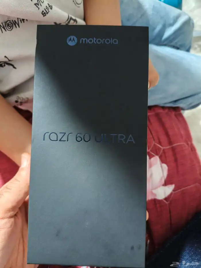 جوال موتورلا رازر 60 الترا لون ذهبى مميز جديد لم يفك الكرتون 8