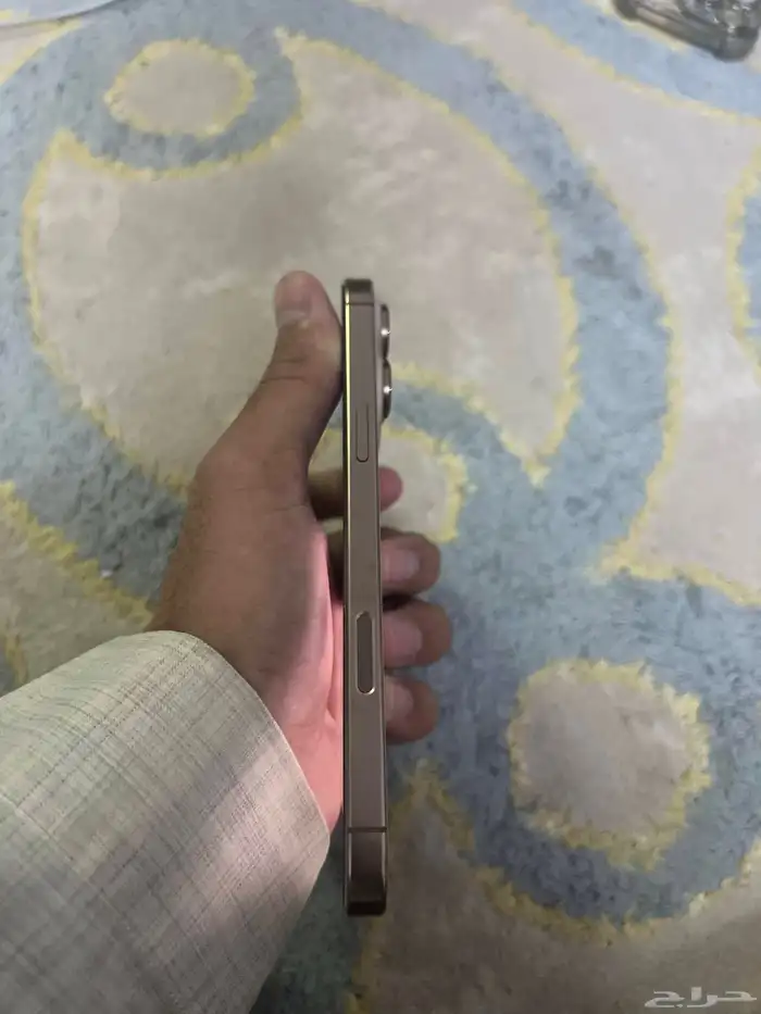 للبيع iPhone 16 Pro Max 4