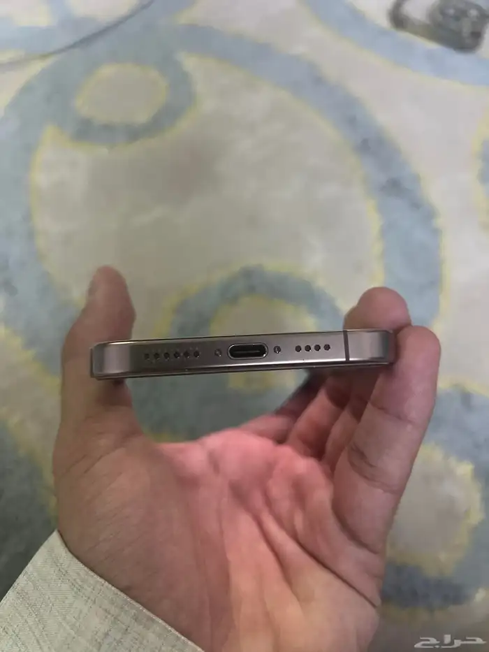 للبيع iPhone 16 Pro Max 2