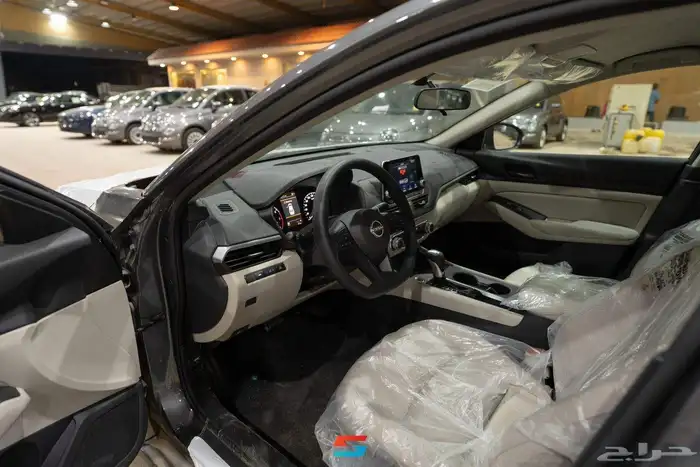 نيسان ألتيما ستاندر 8