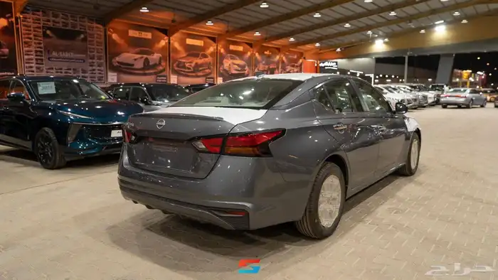 نيسان ألتيما ستاندر 4