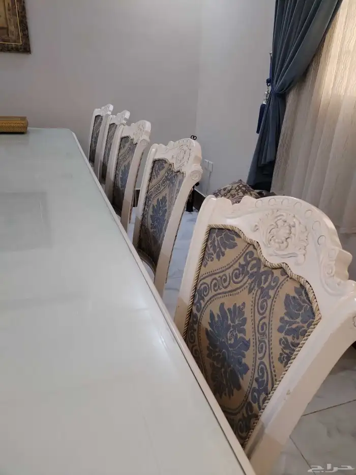 طاولة طعام ملكية ب 12 كرسي 3