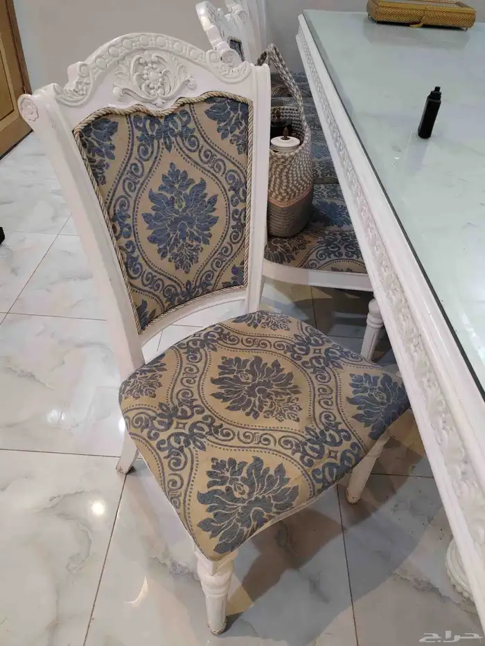 طاولة طعام ملكية ب 12 كرسي 4