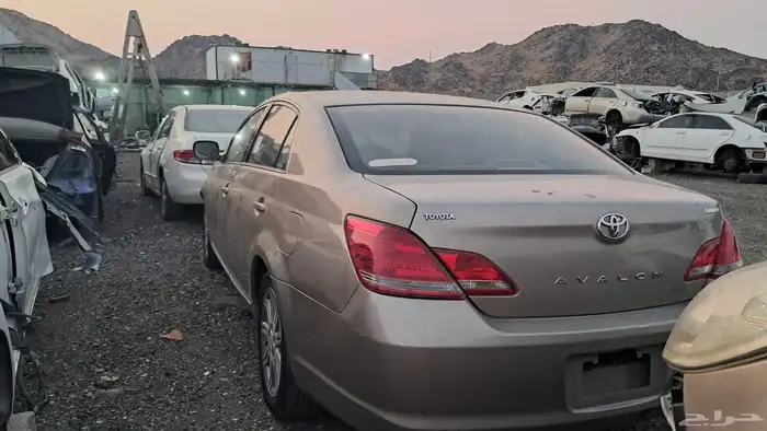 للبيع قطع غيار مستعمله افالون موديل 2006 1