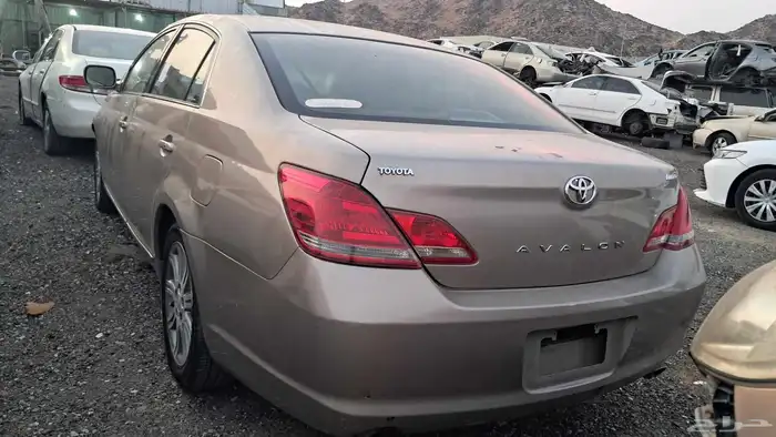 للبيع قطع غيار مستعمله افالون موديل 2006 2