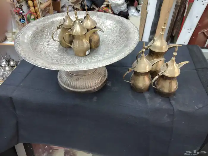 صينية مزخرفة ومنقوشه ودلال 0