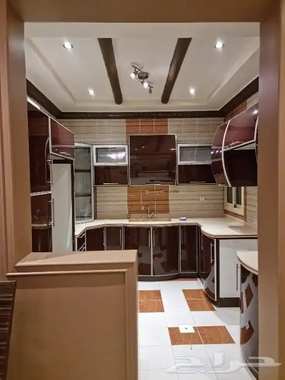 شقة للبيع 4 غرف بحي السلامة خلف مسجد الشعيبي 5