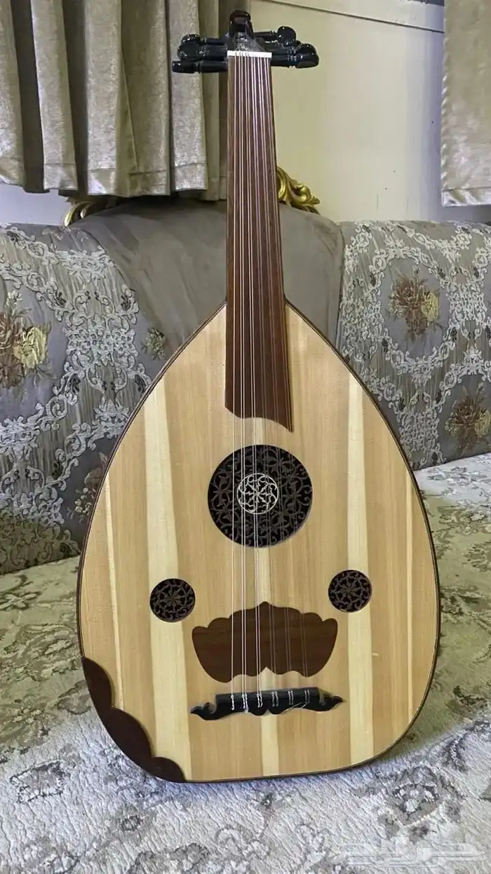 للبيع عود شرقي صناعة يدوية فاخرة 0