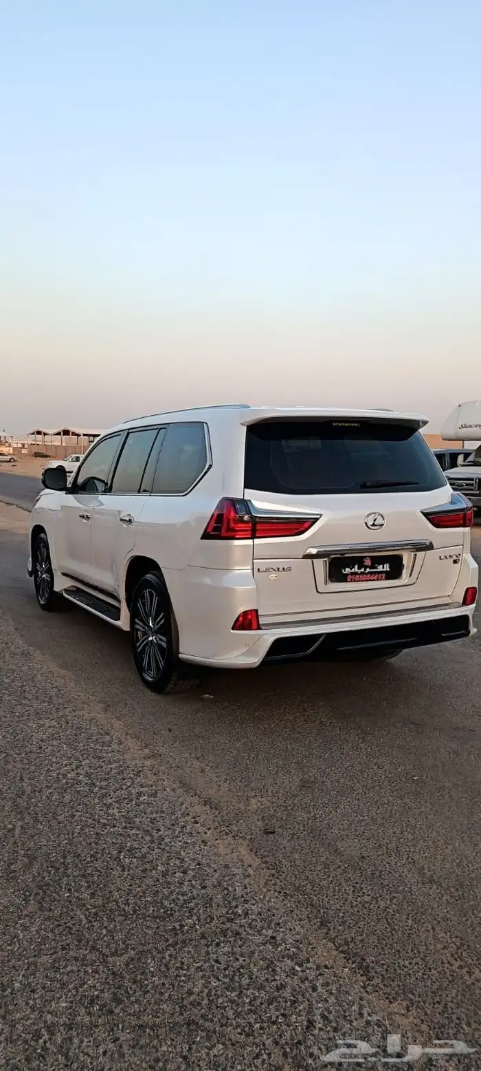 لكزس LX570 موديل 2021عداد134الف فل كامل 2