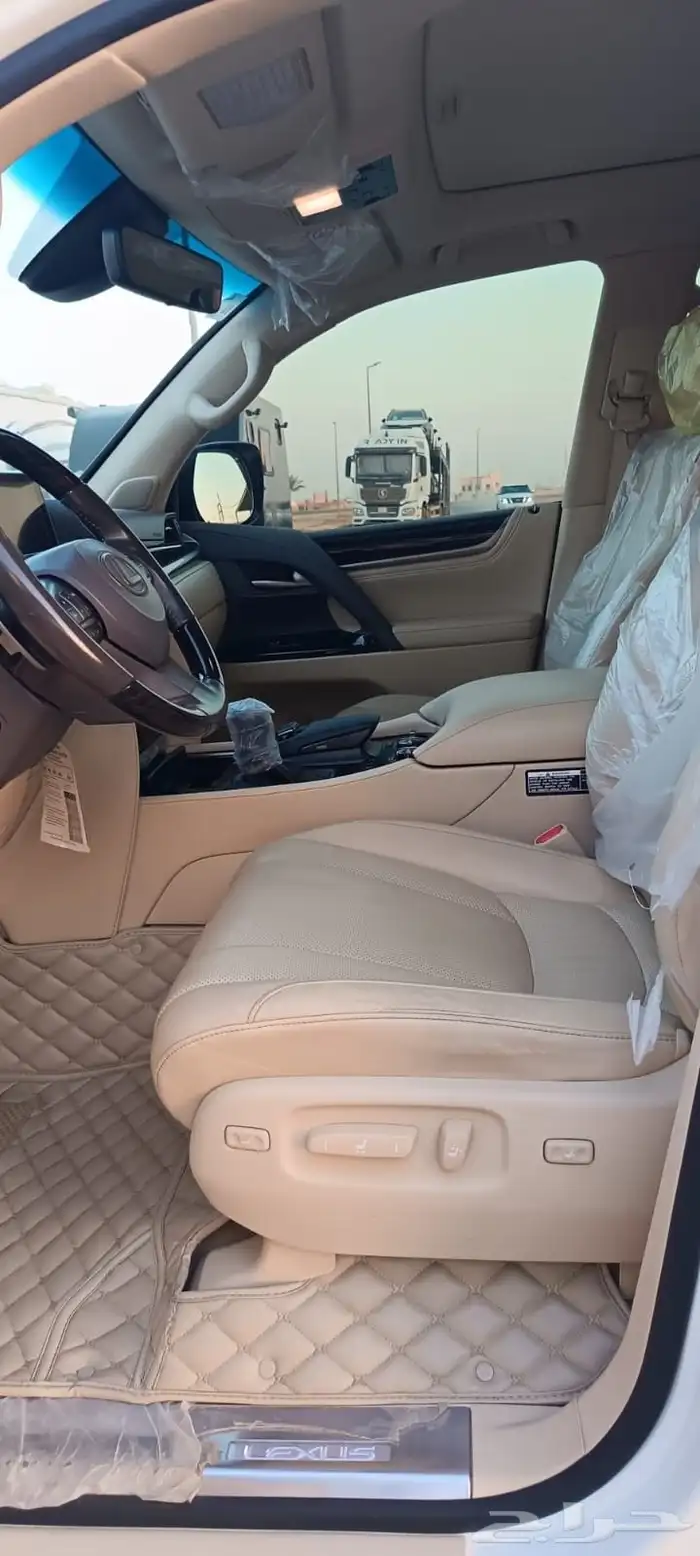 لكزس LX570 موديل 2021عداد134الف فل كامل 6