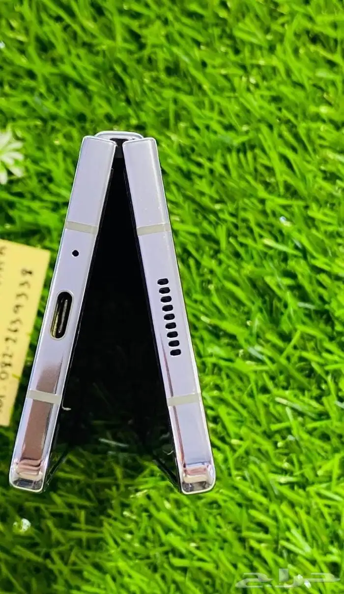 جلاكسي z. fold. 5. samsung 4