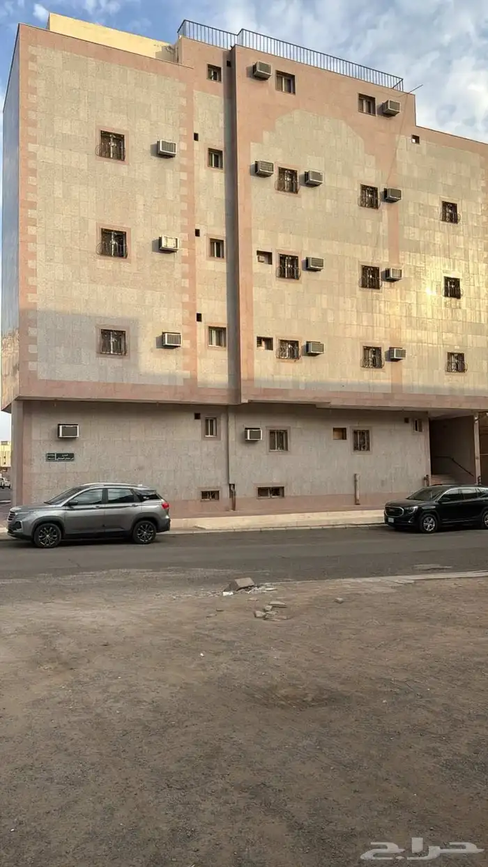 عمارة للاستثمار او للشركات في حي العوالي 1