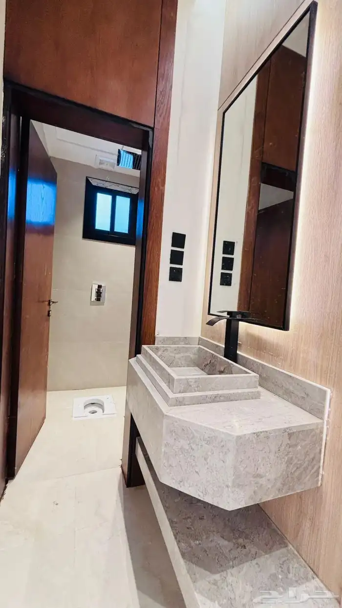 للبيع نص دور حي الفلاح 4