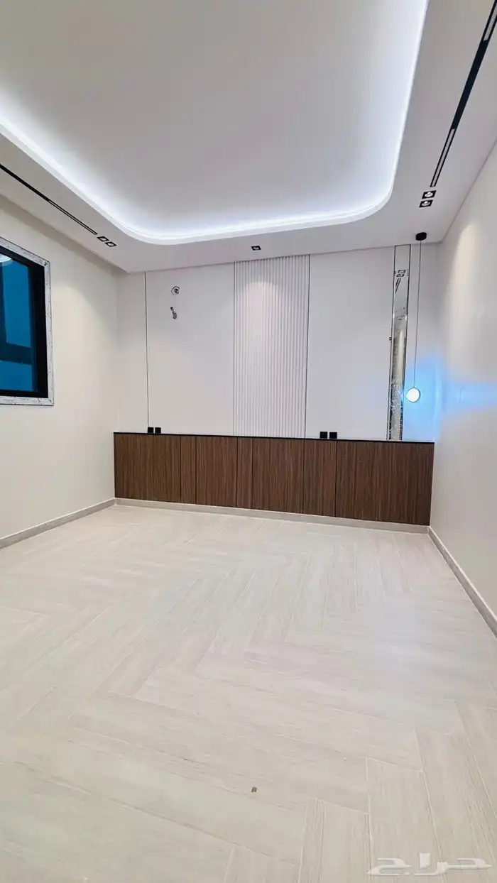 للبيع نص دور حي الفلاح 7