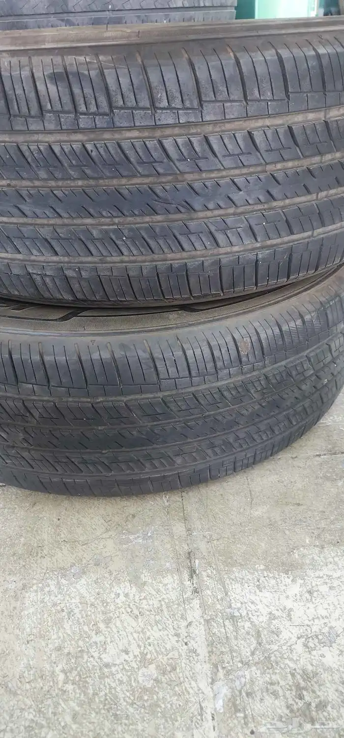 2 كفرات يركب جي ايم سيgmc sierra 1500 ولاندكوزر مقاس 20 0