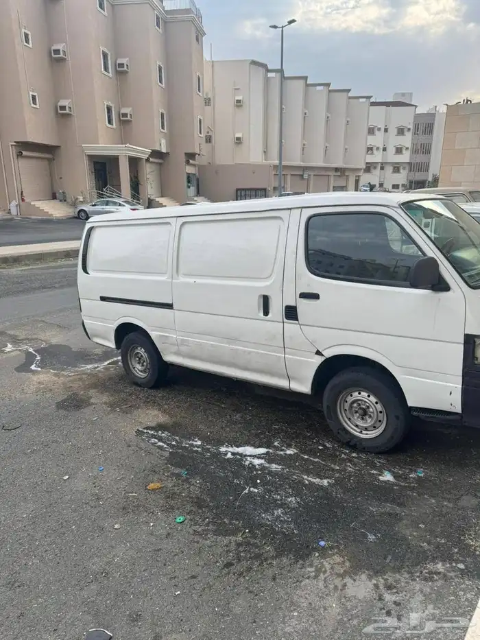 Toyota hiace 1999 model 2