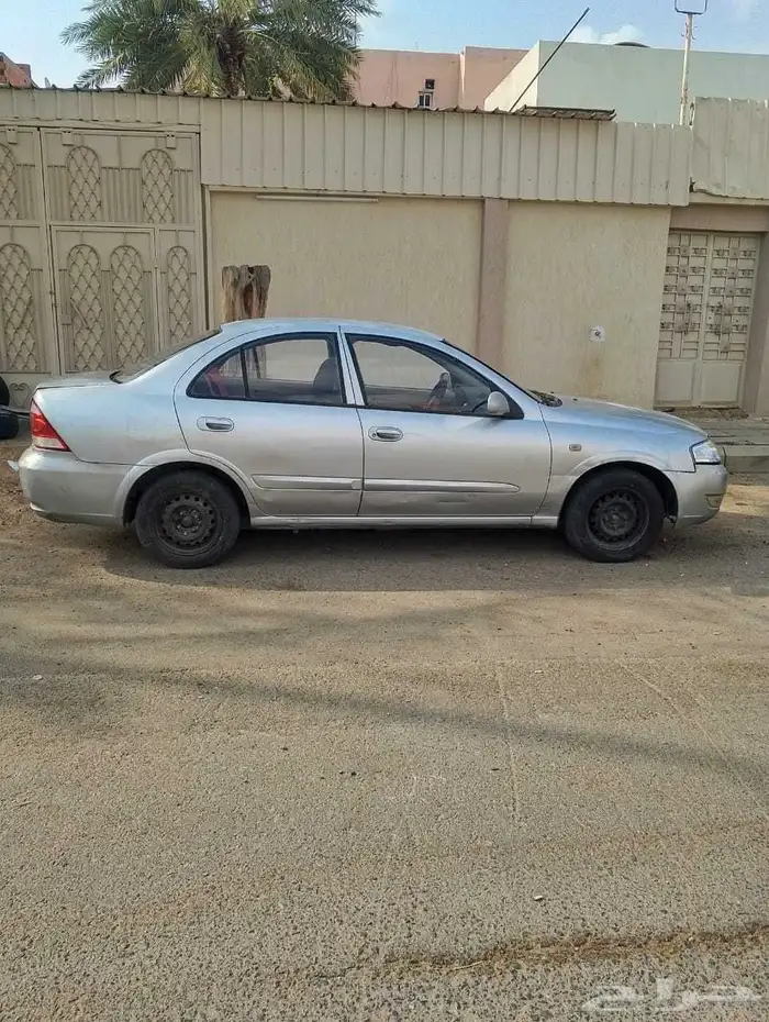 للبيع نيسان صني 2011 تماتيك 4