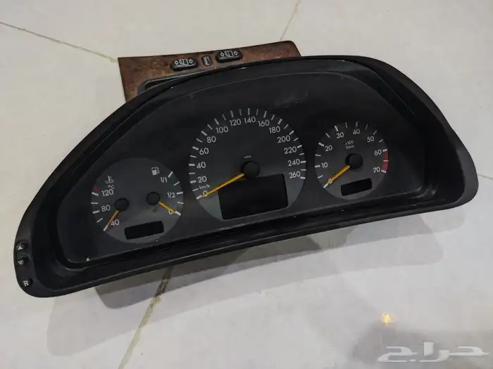 قطع غيار مرسيدس ابو عيون W210 44