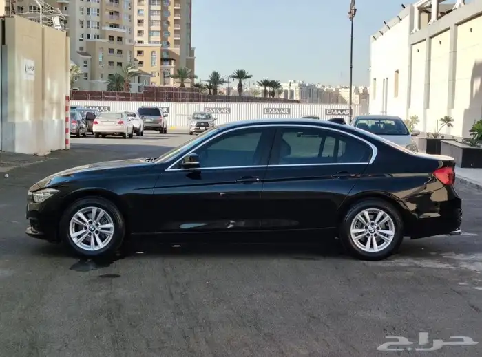 سيارة بي ام دبليو الفئة الثالثة BMW 320i F30 6