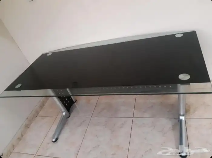 طاولة مكتب 0