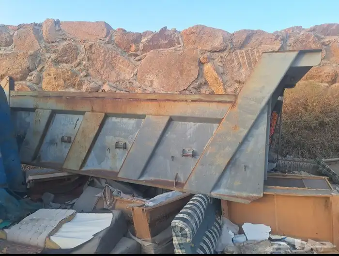 صندوق قلاب عادي مشروط من وإلى شبه جديد استعمال قليل جدا 0