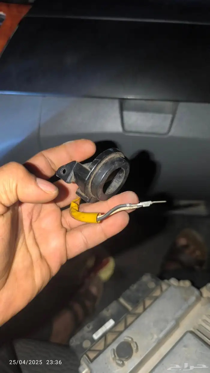 فني كهربائي سيارات متنقل داخل الرياض اتصل نصل 8