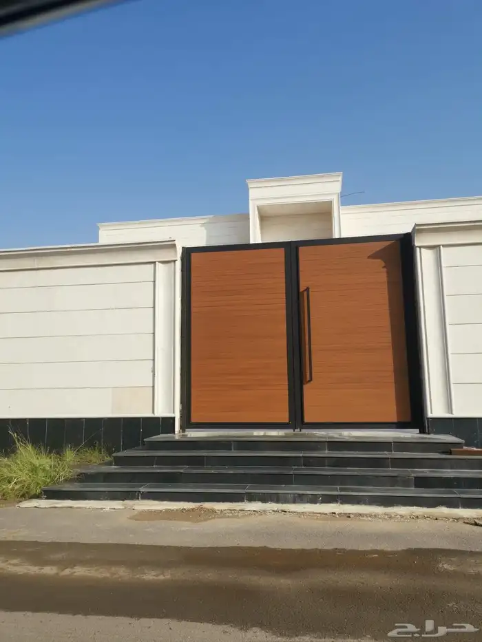 باب ليزر حديد دريشه المينوم باب المينوم باب خشب 9