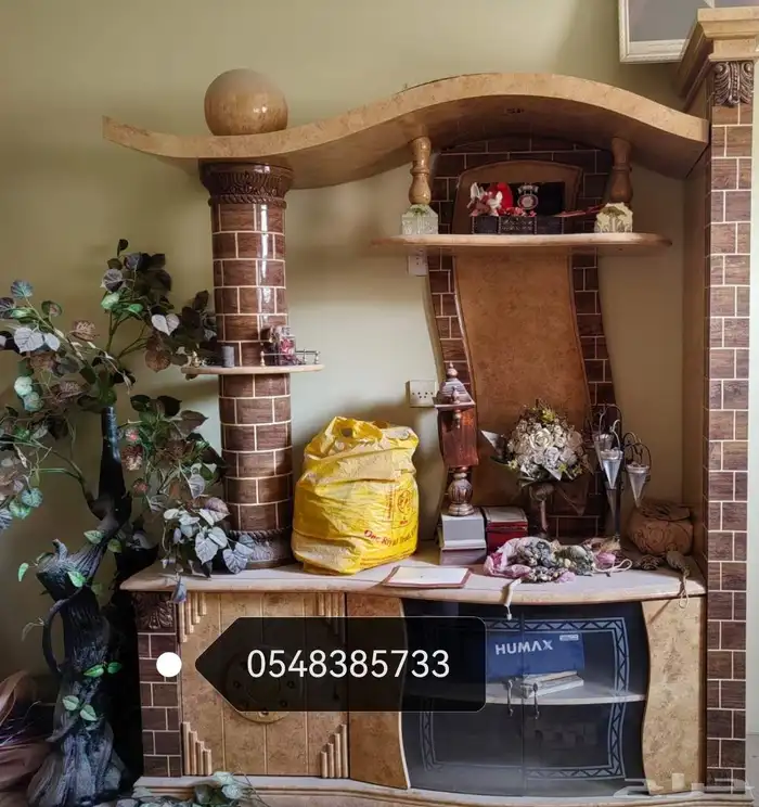 منظر للبيع مع عده اشياء متنوعه 0