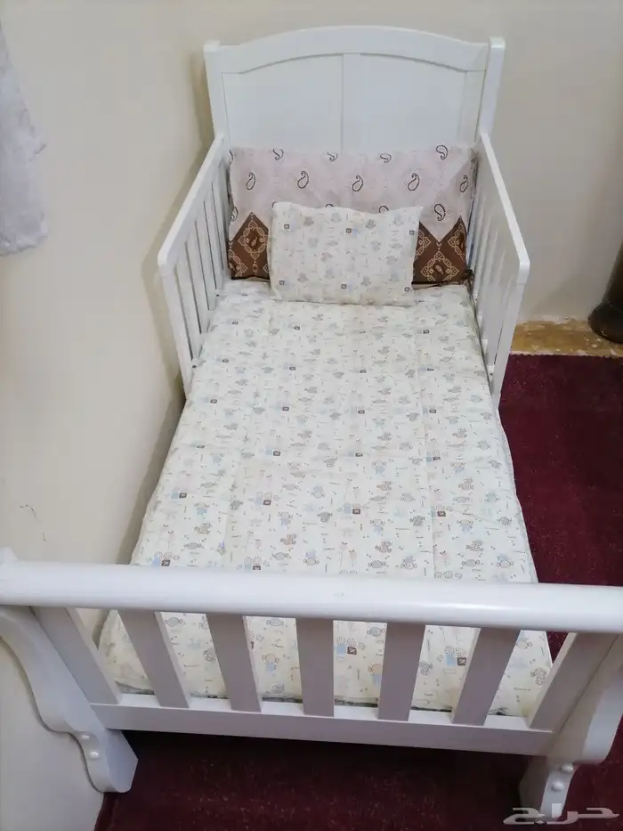 سرير اطفال 2