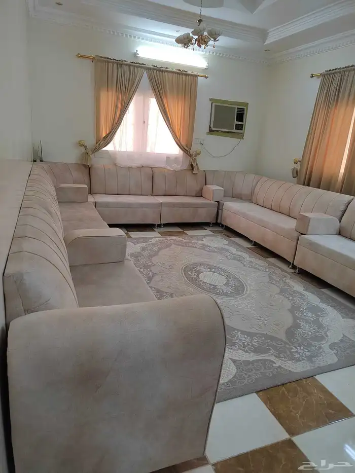 مجلس للبيع بحالة ممتازة بمحايل عسير 4