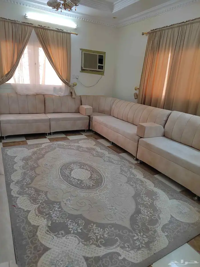 مجلس للبيع بحالة ممتازة بمحايل عسير 3