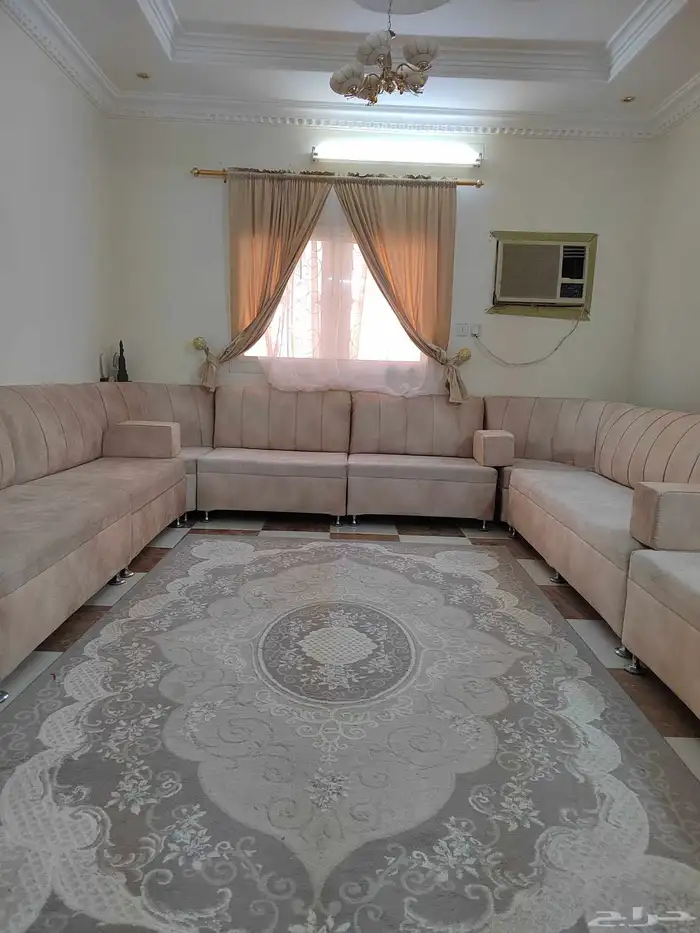 مجلس للبيع بحالة ممتازة بمحايل عسير 2