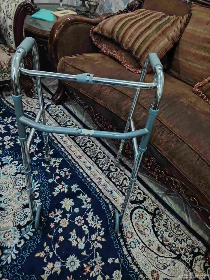 مشايه لكبار السن 1