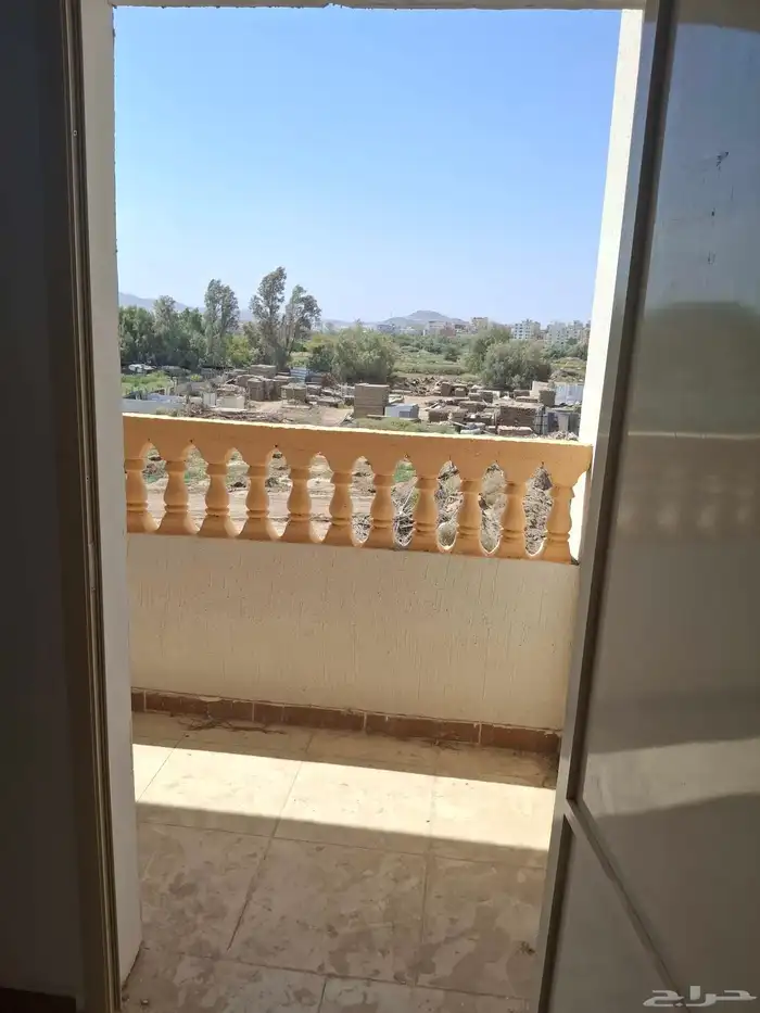 عمارة للبيع ثلاث طوابق القيم الاعلى 7