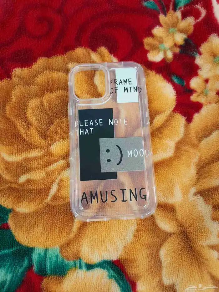 كفرات للبيع ايفون 12 كل الكفرات تمام وبحاله ممتازه مع حامي 6