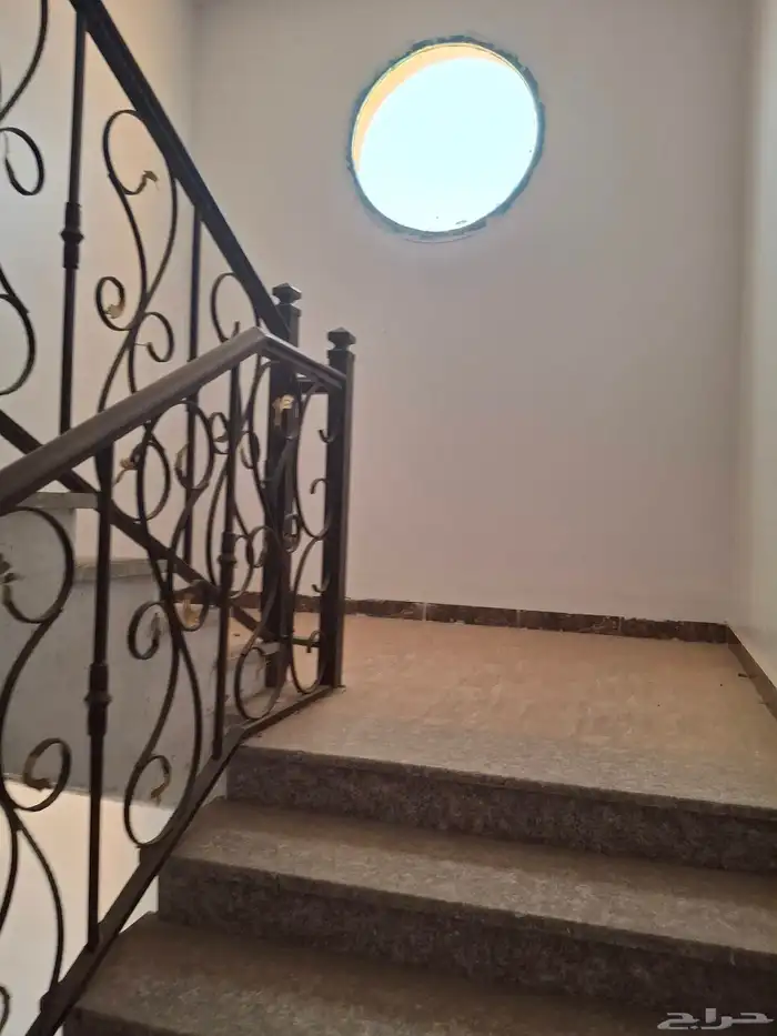 عمارة للبيع ثلاث طوابق القيم الاعلى 9