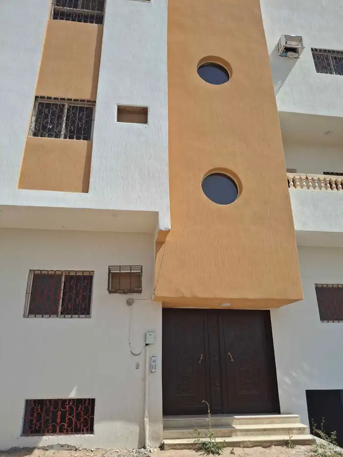 عمارة للبيع ثلاث طوابق القيم الاعلى 0