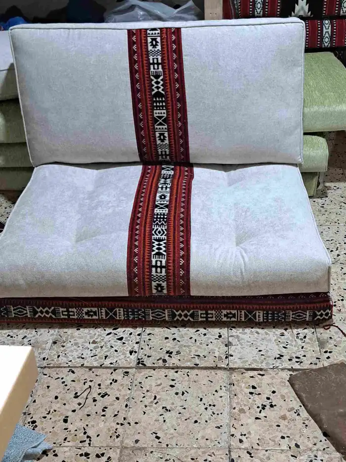 تفصيل وتنجيد كنب وستائر وجلست خارجيه حسب الطلب 8