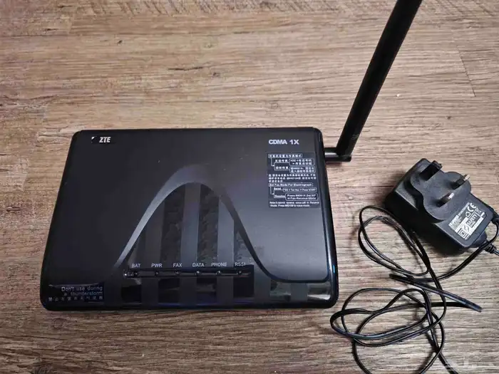 جهاز ZTE CDMA FWT Wll بتردد 450 ميجاهرتز WF520F مع فاكس G3 2