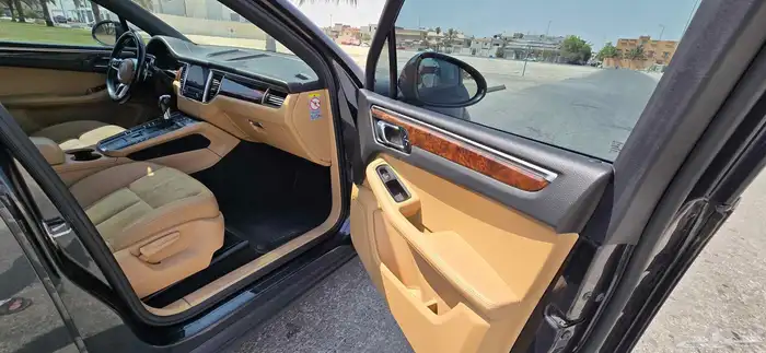 2017 ماكان s 10