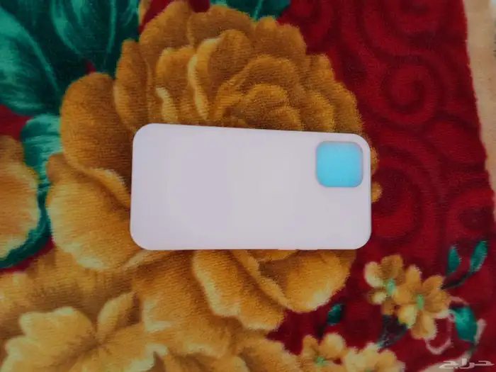 كفرات للبيع ايفون 12 كل الكفرات تمام وبحاله ممتازه مع حامي 21