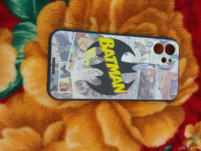 كفرات للبيع ايفون 12 كل الكفرات تمام وبحاله ممتازه مع حامي 1