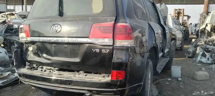 يوجد لدينا جميع انواع قطع غيار السيارات المستخدمه تشليح 1