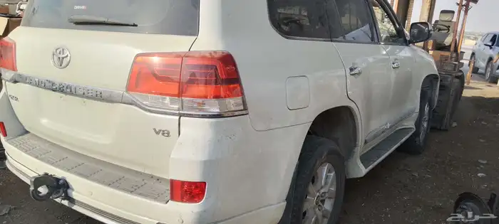 يوجد لدينا جميع انواع قطع غيار السيارات المستخدمه تشليح 4