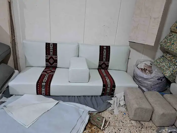 تفصيل وتنجيد كنب وستائر وجلست خارجيه حسب الطلب 9