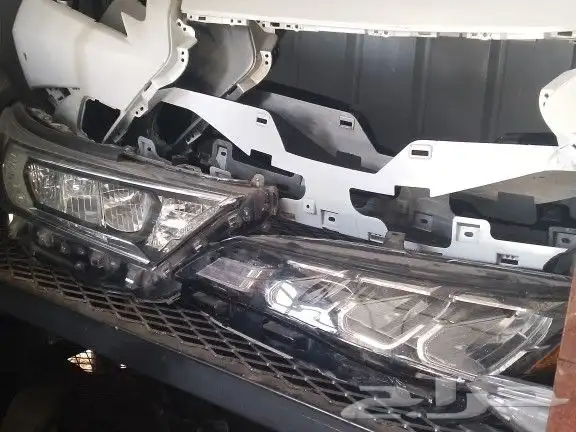 يوجد لدينا جميع انواع قطع غيار السيارات المستخدمه تشليح 6